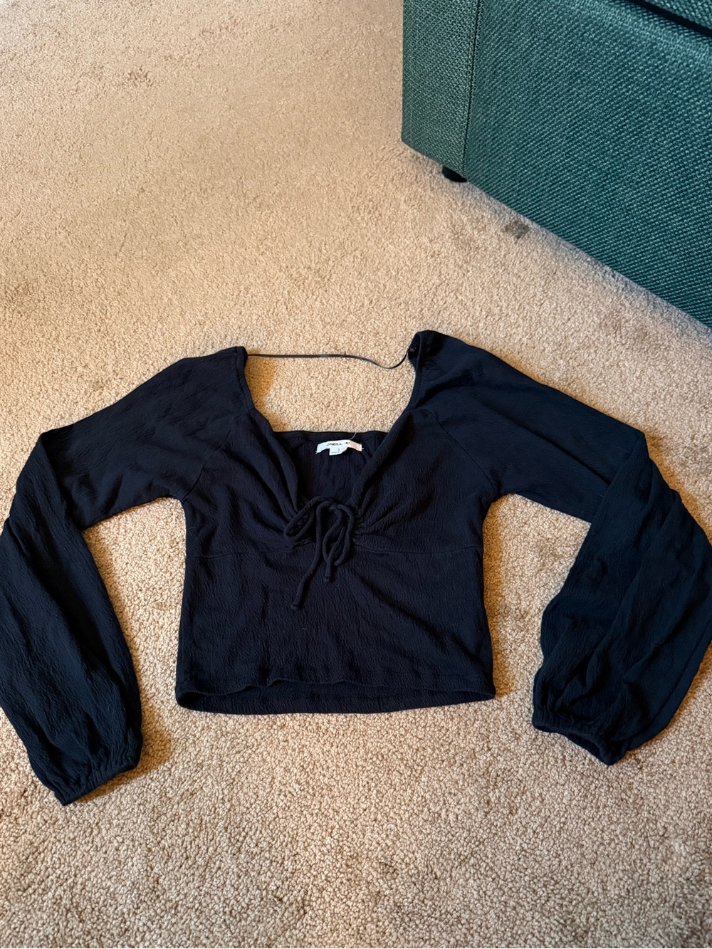 O'Neill Black Long-Sleeve Tie-Front Crop Top